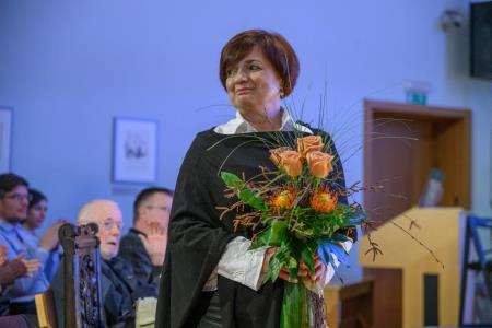 Deklica s piščalko-29